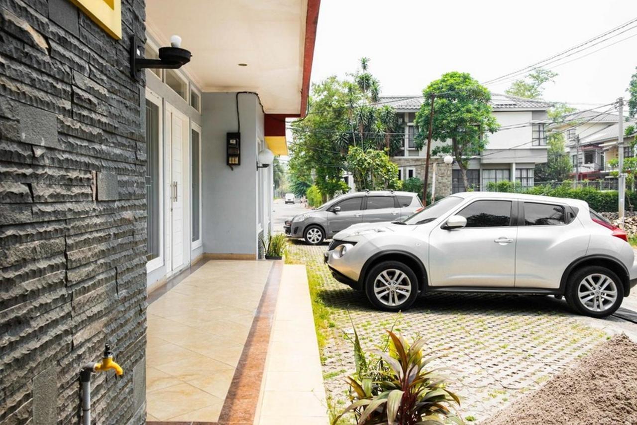 Готель Reddoorz Near Siloam Karawaci 3 Тангеранг Екстер'єр фото