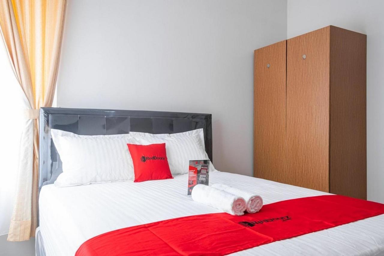 Готель Reddoorz Near Siloam Karawaci 3 Тангеранг Екстер'єр фото