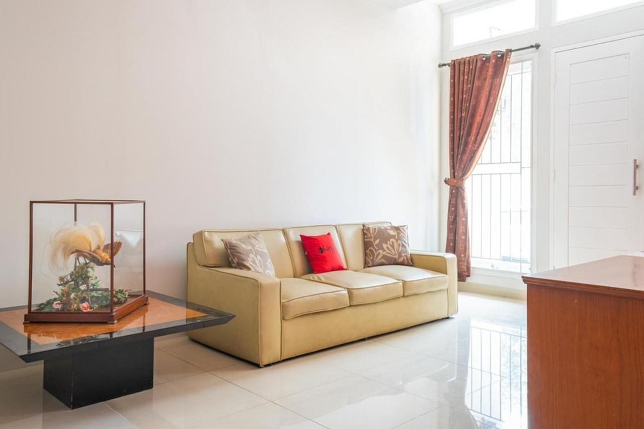 Готель Reddoorz Near Siloam Karawaci 3 Тангеранг Екстер'єр фото