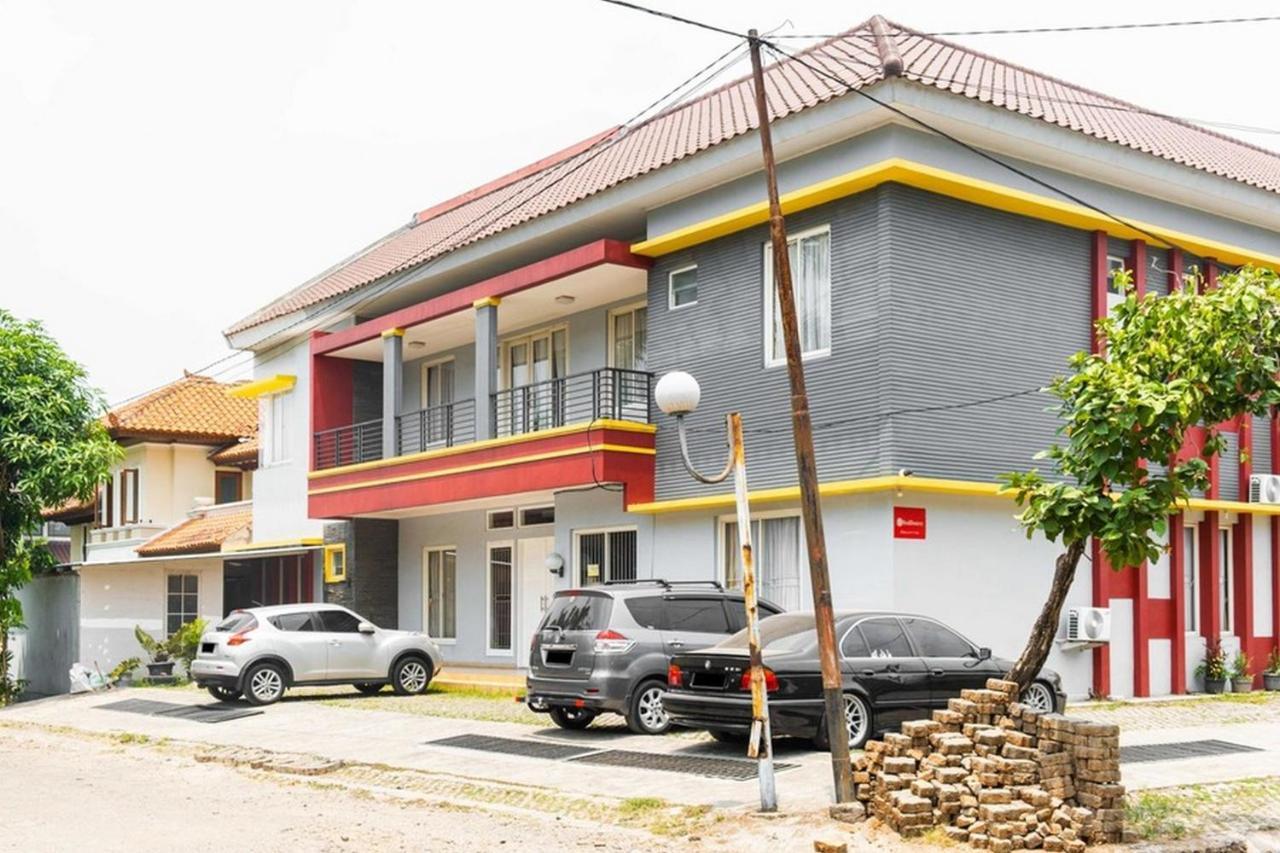 Готель Reddoorz Near Siloam Karawaci 3 Тангеранг Екстер'єр фото