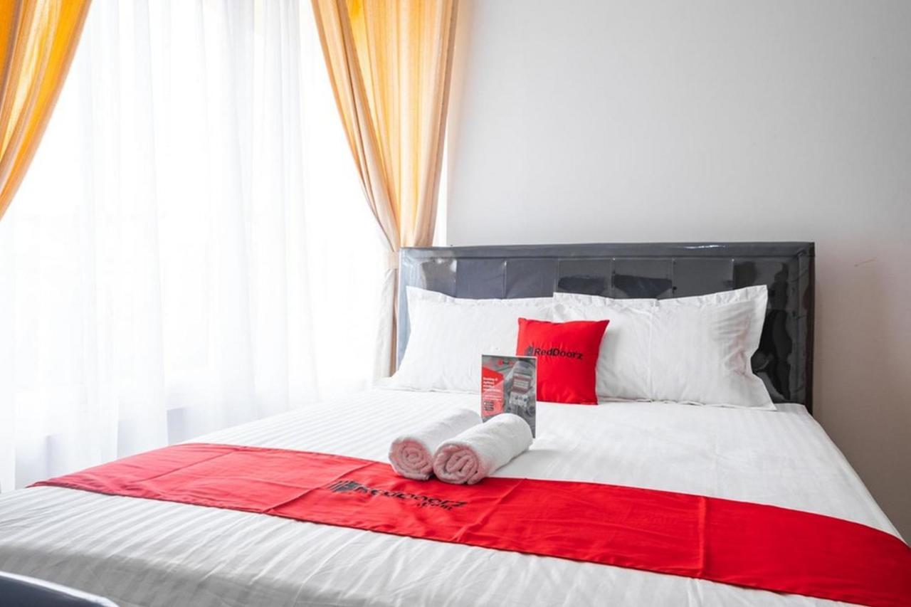 Готель Reddoorz Near Siloam Karawaci 3 Тангеранг Екстер'єр фото